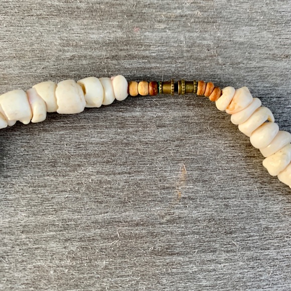 Vintage | Hawaiian 🌺 Puka Shell Necklace - Picture 5 of 7